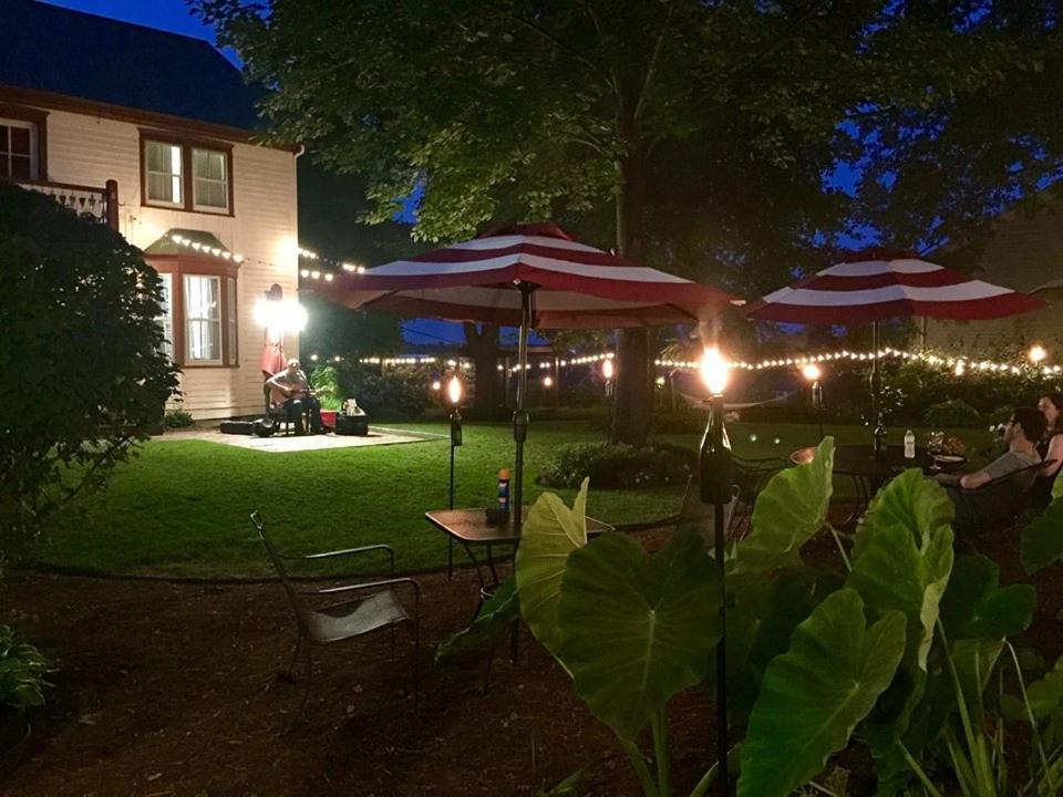 Captain Wohlt Inn Hermann Exterior foto